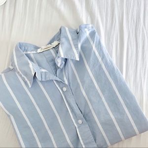 light blue striped shirt💗